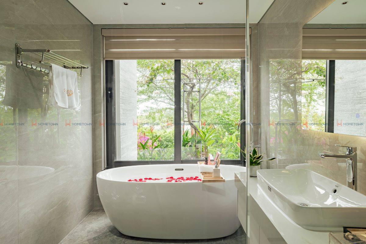 Bồn tắm tự do view vườn