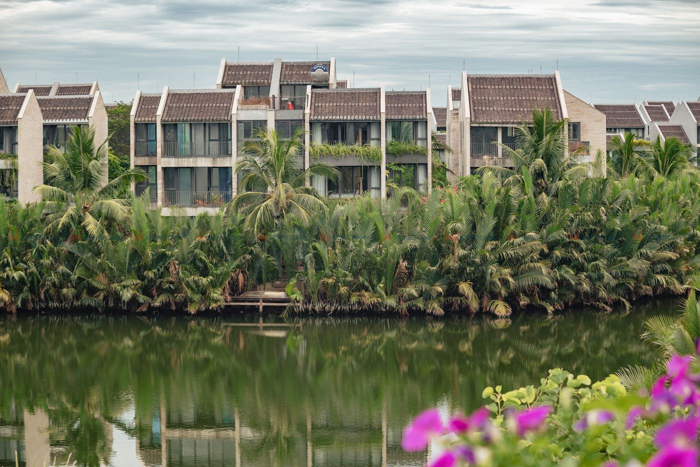 Khu đô thị Casamia nhìn từ sông