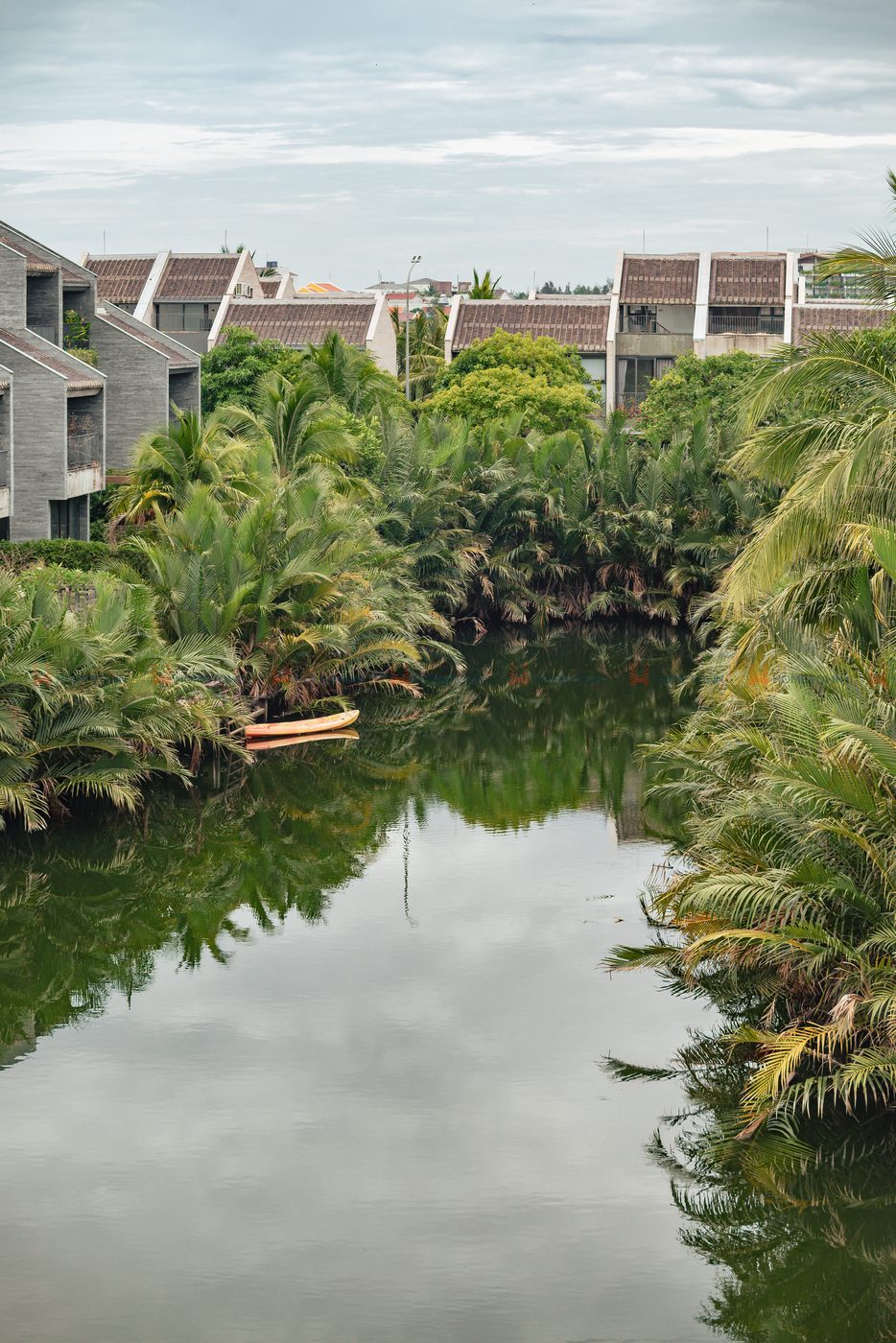 View kênh sông thơ mộng